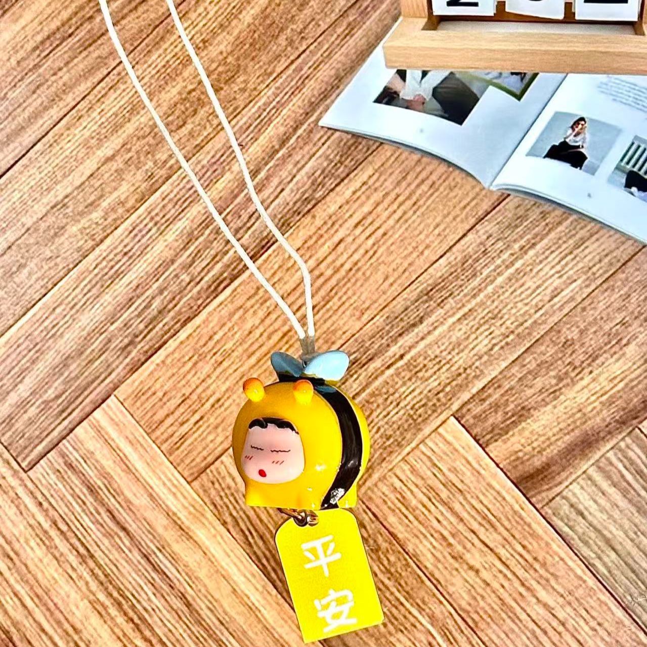 Crayon Shin-chan Bee Cosplay F - Car Mirror recension och pris